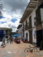 Pueblo Retiro Street - Medellin Pueblo Tour (997kb)
