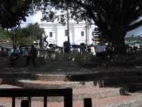 Pueblo Retiro - Town Square - Medellin Pueblo Tour (620kb)